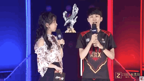 员的射门被 员的射门被