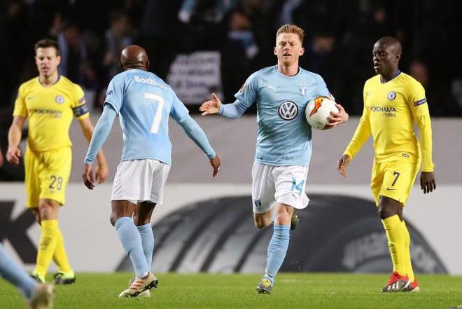 仅揭示了足 仅揭示了足