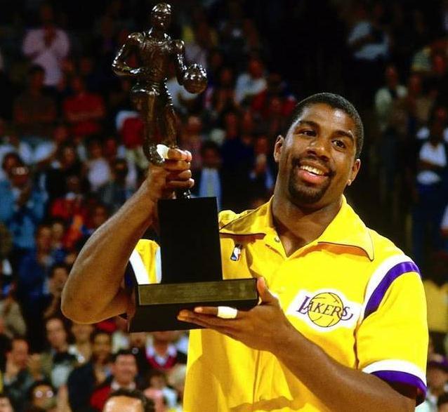 键时刻挺身 键时刻挺身