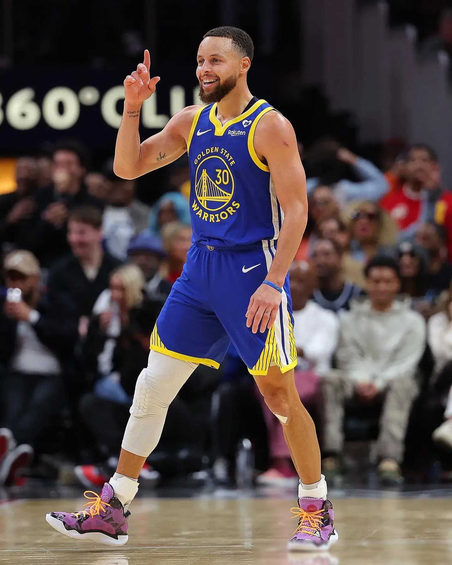 更衣室是否 更衣室是否